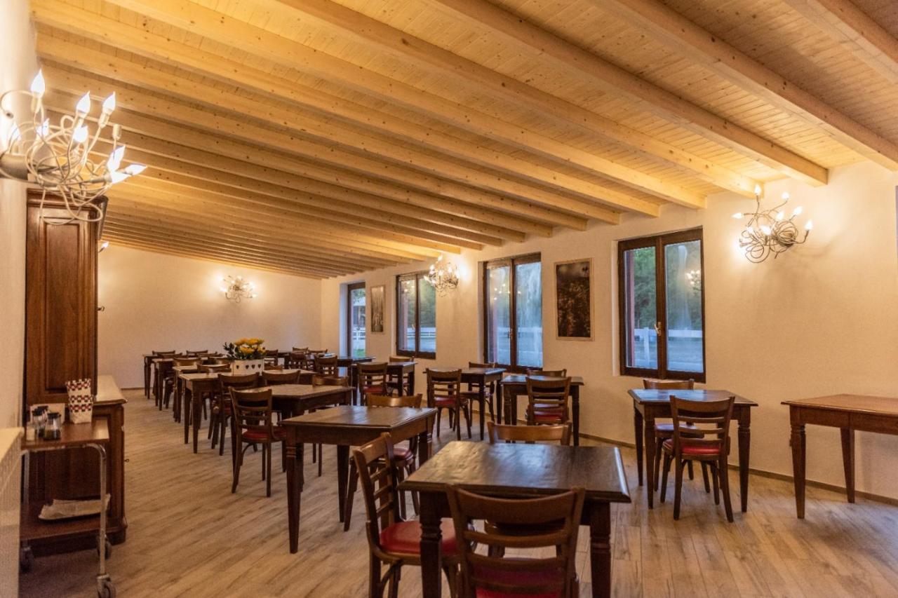Agriturismo La Fornace Centro Ippico Como Exteriör bild