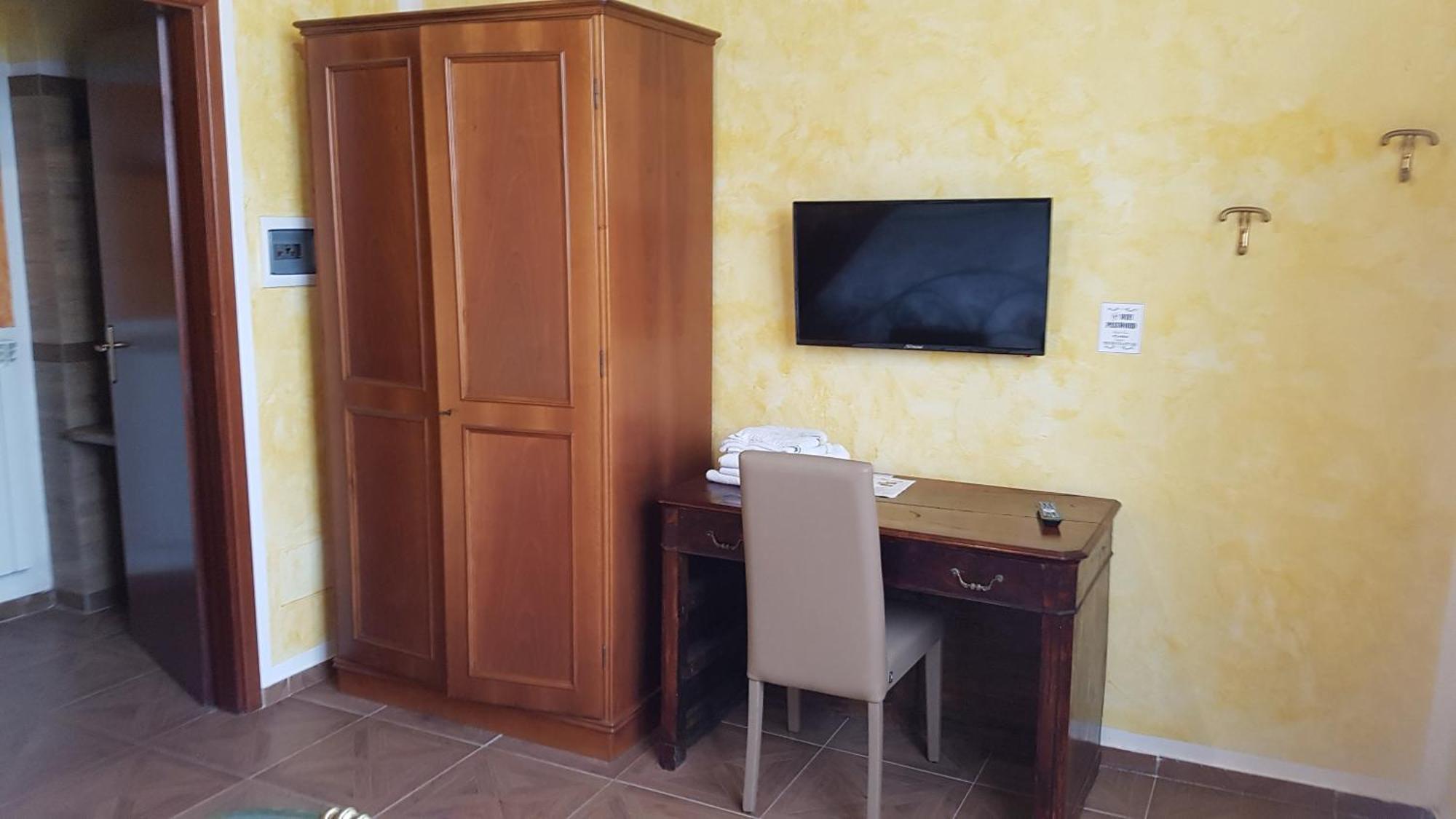 Agriturismo La Fornace Centro Ippico Como Exteriör bild
