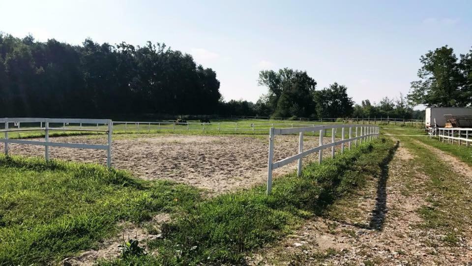 Agriturismo La Fornace Centro Ippico Como Exteriör bild