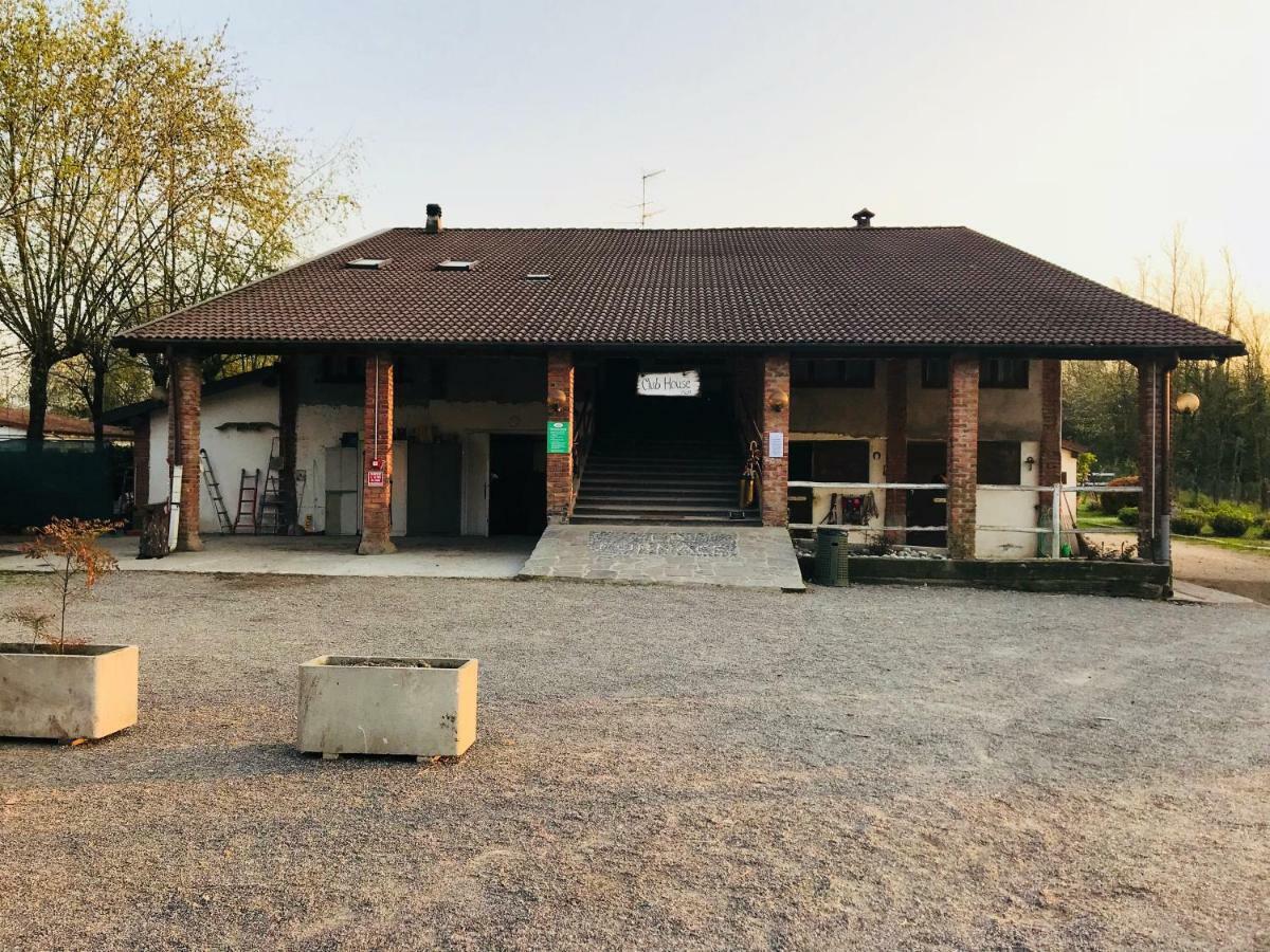 Agriturismo La Fornace Centro Ippico Como Exteriör bild